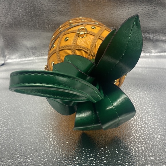 NWT Vegan Leather Tan Pineapple Top Handle Clutch - Picture 2 of 4